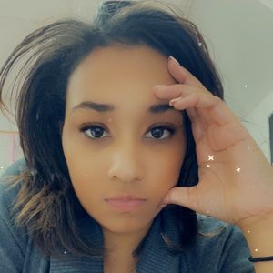 Meet your Posher, Briana